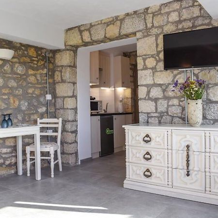Coastal Stone Hideaway With Stunning Scenery Villa Kitriaí Exteriör bild