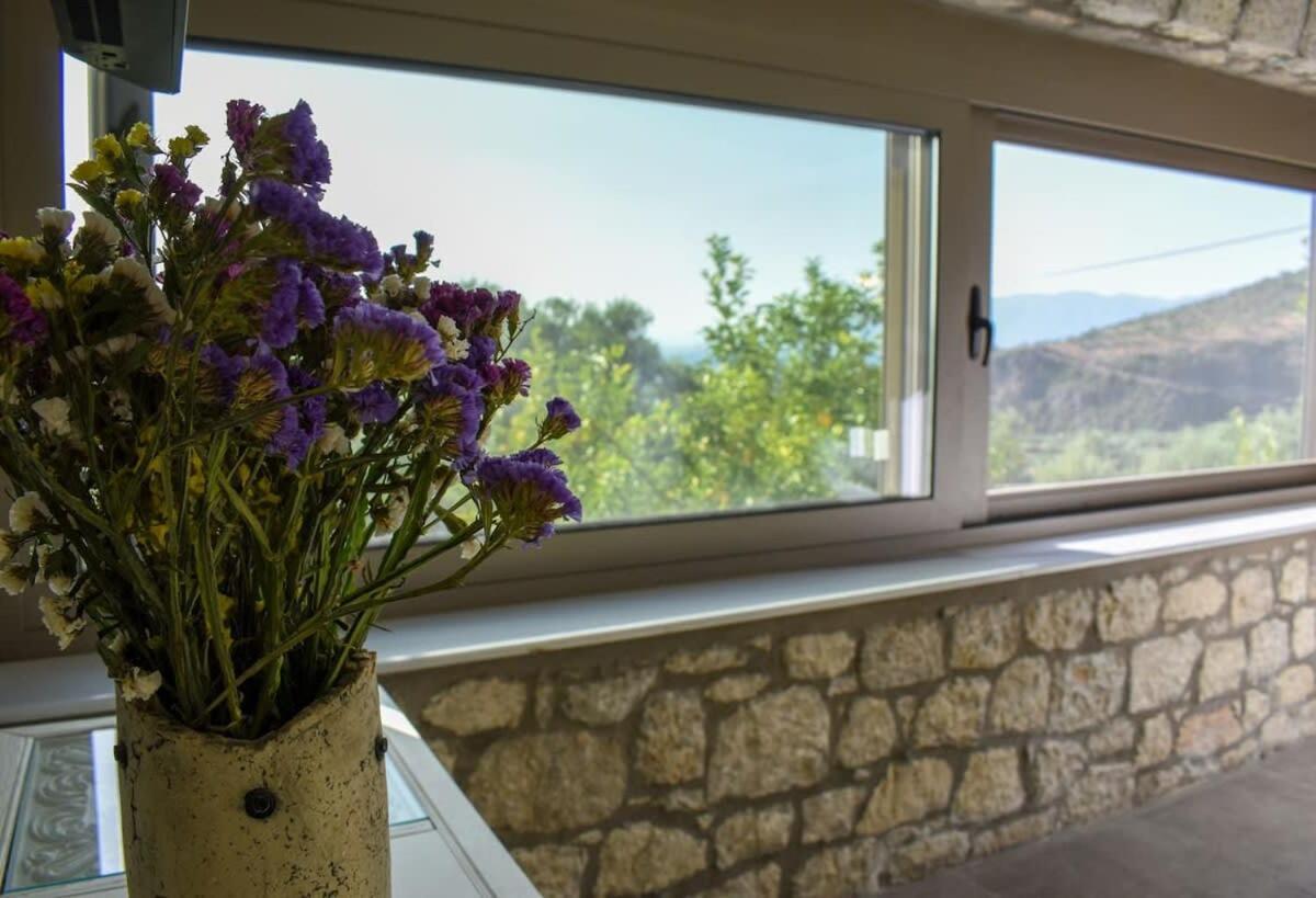 Coastal Stone Hideaway With Stunning Scenery Villa Kitriaí Exteriör bild